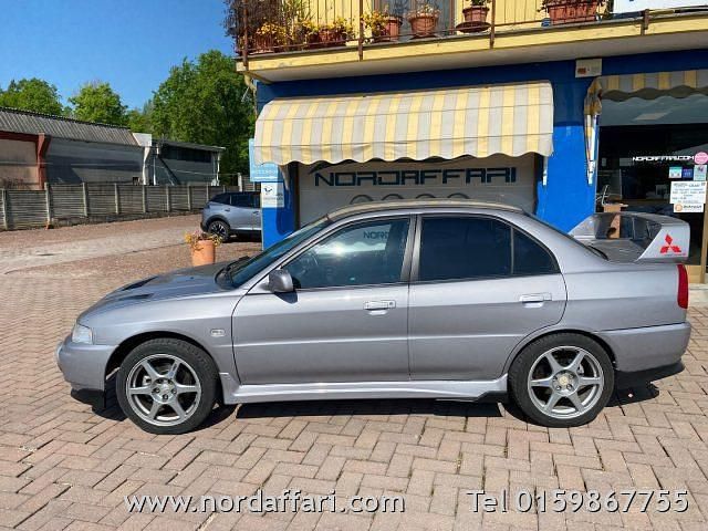 Usata Mitsubishi Lancer 280 CV (205 kW) 1997 Grigio Berlina