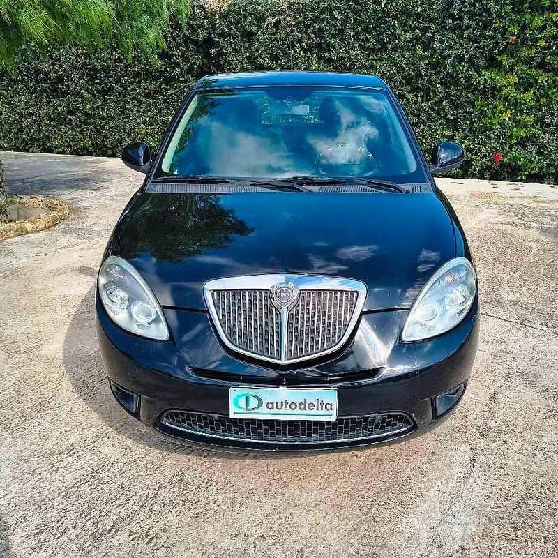 Usata Lancia Ypsilon 69 CV (50 kW) 2011 Nero Utilitaria