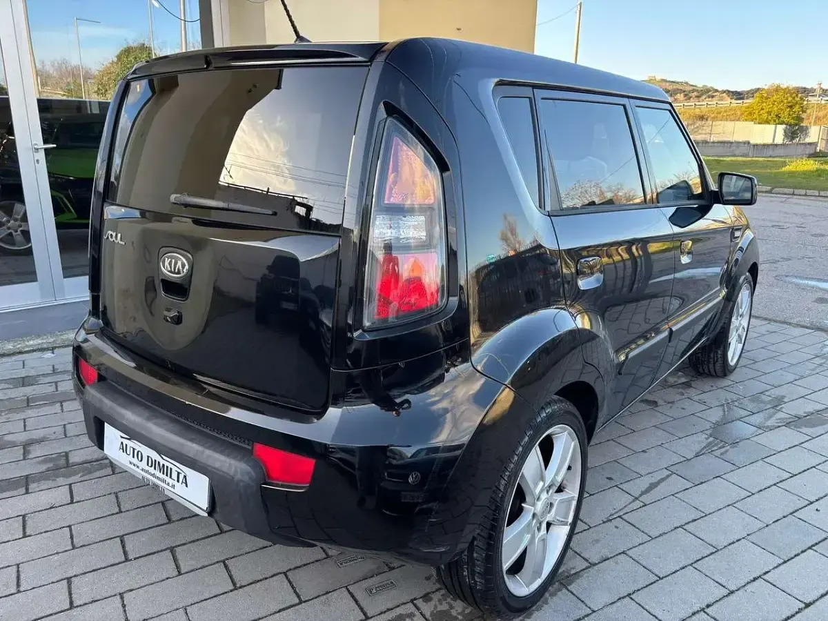 Usata Kia Soul 125 CV (91 kW) 2010 Nero SUV