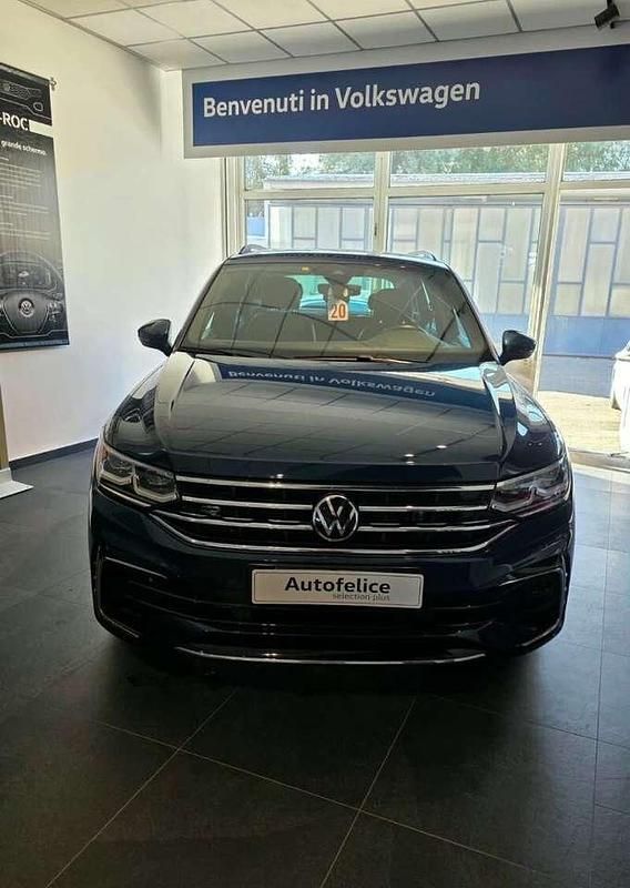Usata VW Tiguan R-line 150 CV (110 kW) 2022 Blu/azzurro SUV