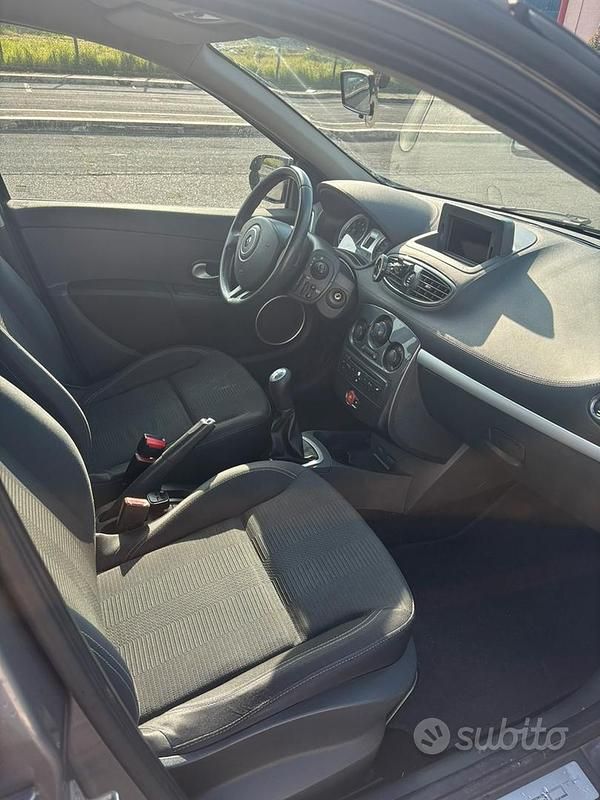 Usata Renault Clio II 2010 Grigio Utilitaria
