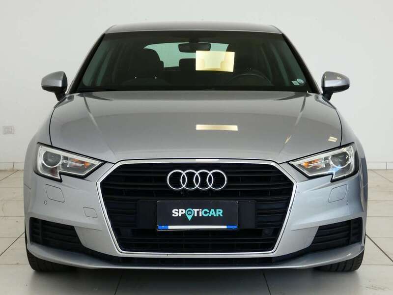 Usata Audi A3 Business 116 CV (85 kW) 2019 Argento Berlina