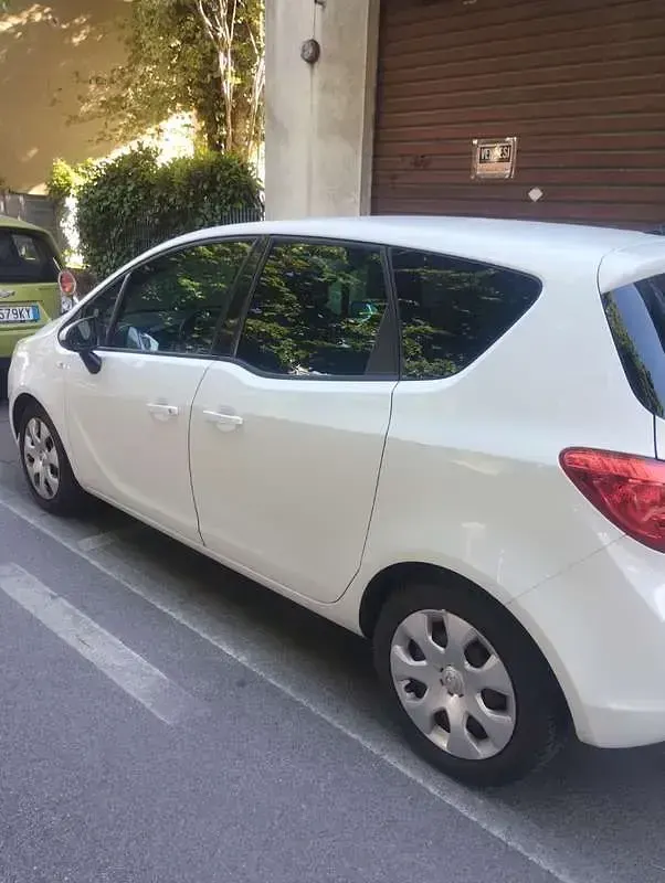 Usata Opel Meriva Cosmo 110 CV (80 kW) 2012 Monovolume