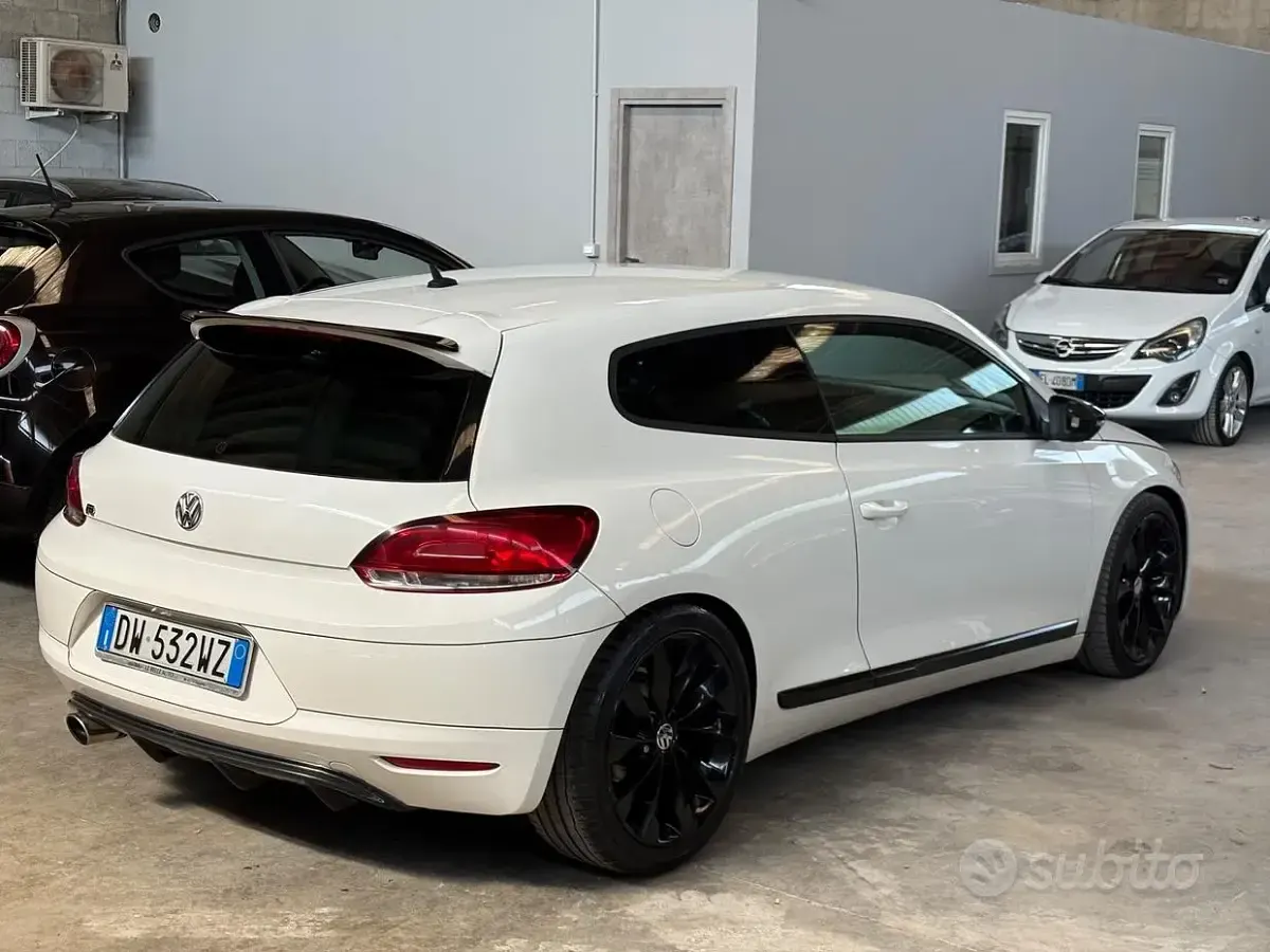 Usata VW Scirocco 160 CV (117 kW) 2009 Bianco Coupé