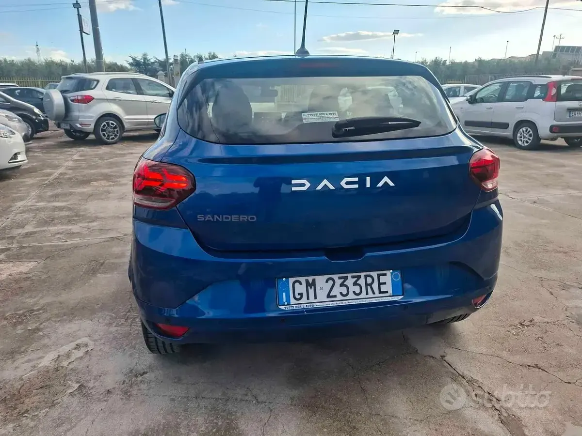 Second-hand Dacia Sandero 101 CP (74 kW) 2023 Albastru Berlinǎ