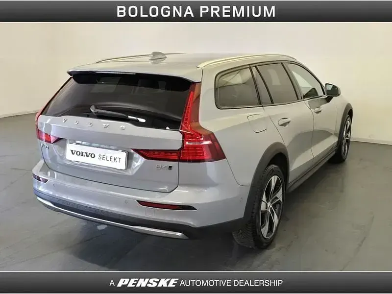 Usata Volvo V60 CC Plus 197 CV (144 kW) 2023 Grigio Station wagon