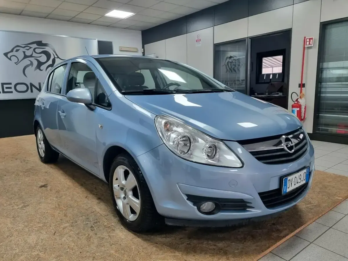 Usata Opel Corsa Cosmo 75 CV (55 kW) 2009 Blu Utilitaria