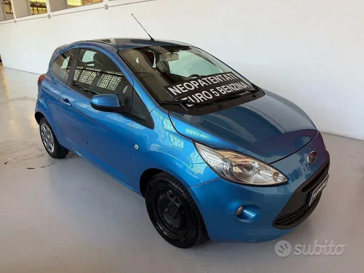 Usata Ford Ka Titanium 69 CV (50 kW) 2012 Blu/azzurro Utilitaria