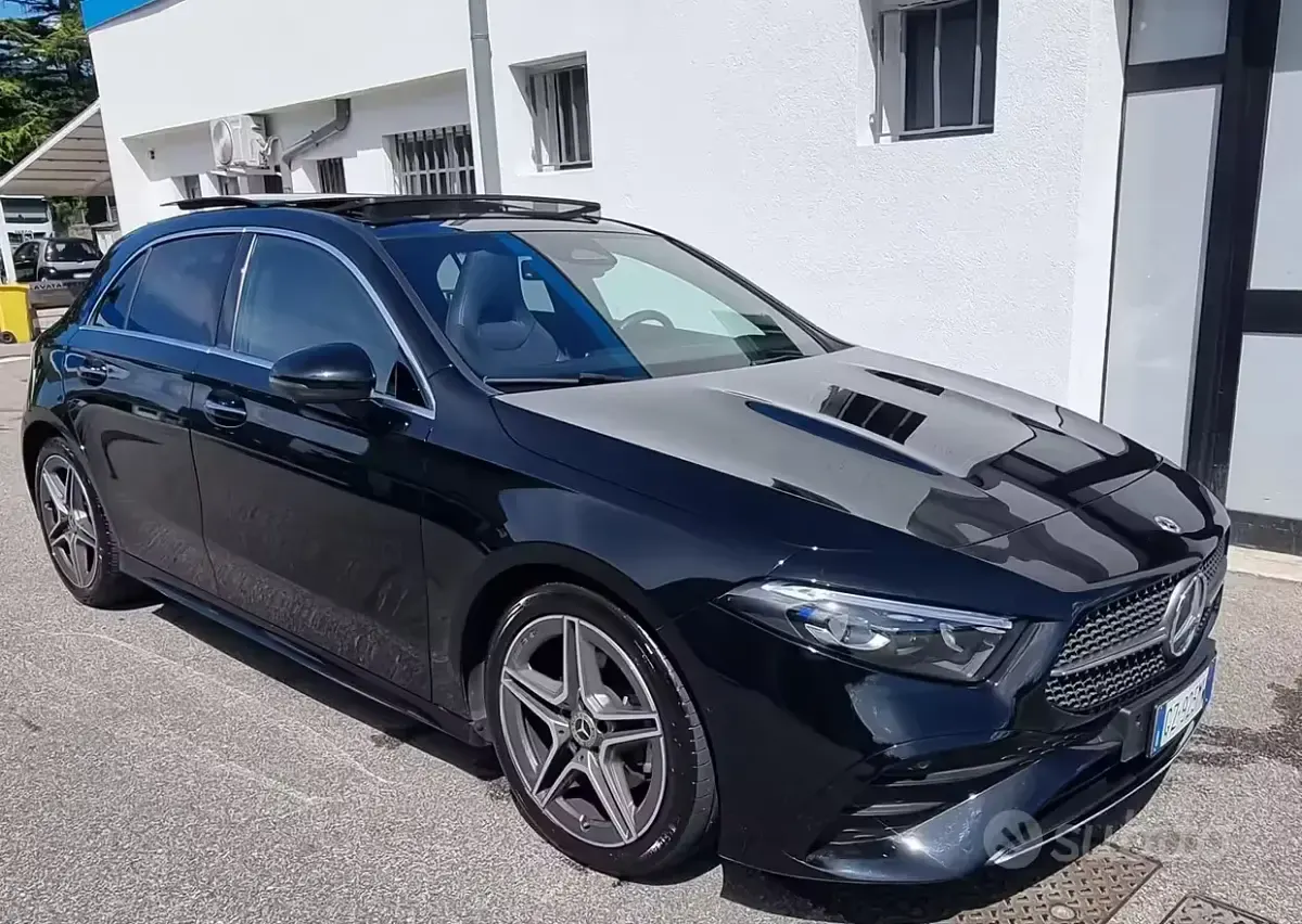 Usata Mercedes A200 AMG Line Premium Plus 163 CV (119 kW) 2023 Nero Berlina