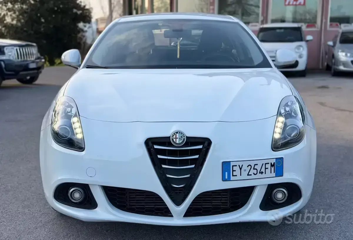 Usata Alfa Romeo Giulietta 105 CV (77 kW) 2015 Bianco Utilitaria