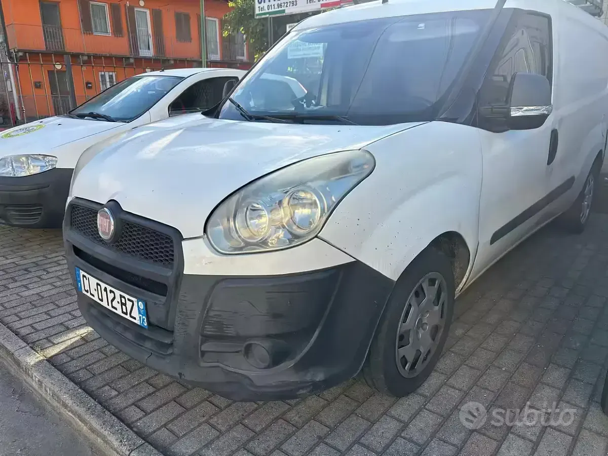 Begagnad Fiat Doblò 75 HK (55 kW) 2012 Vit Minibuss