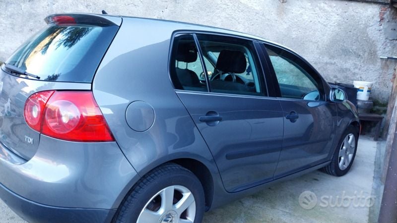 Usata VW Golf IV 105 CV (77 kW) 2005 Grigio Utilitaria