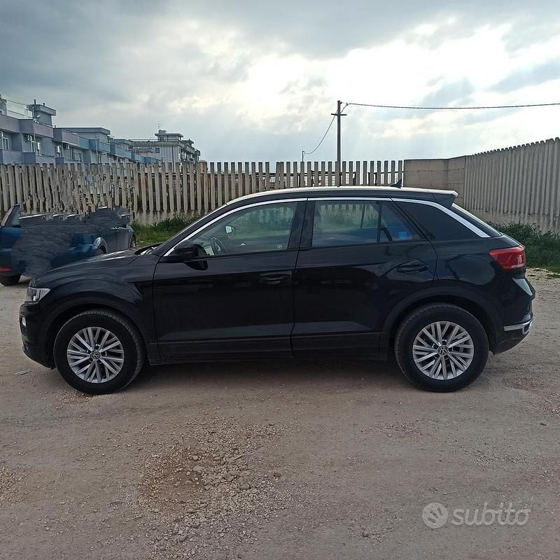 Usata VW T-Roc 116 CV (85 kW) 2021 Nero SUV