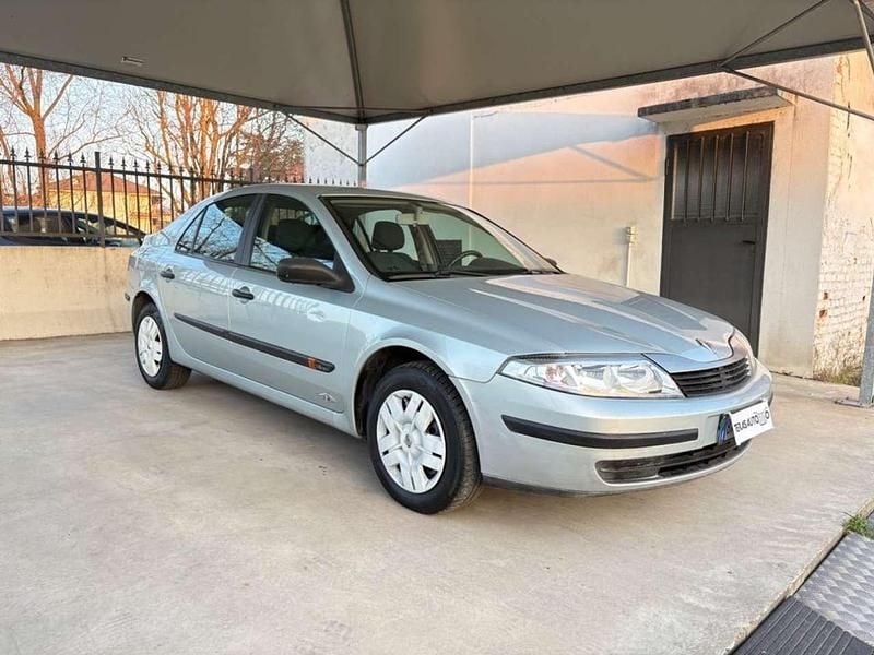 Usata Renault Laguna II 121 CV (88 kW) 2001 Argento Berlina