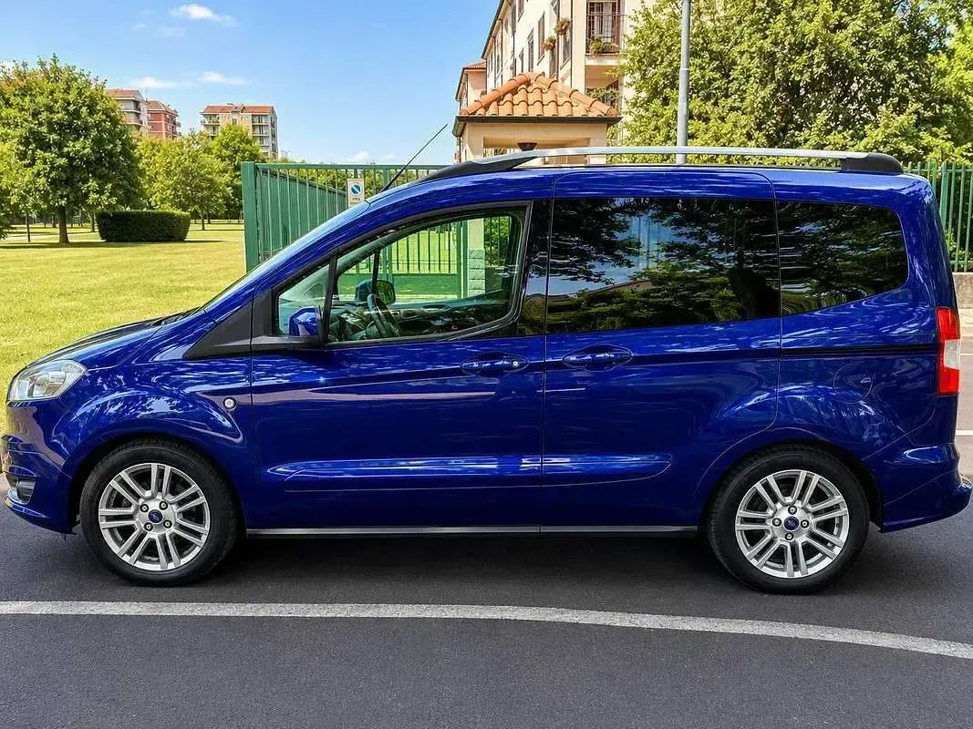 Usata Ford Tourneo Courier 101 CV (74 kW) 2015 Blu/azzurro Monovolume