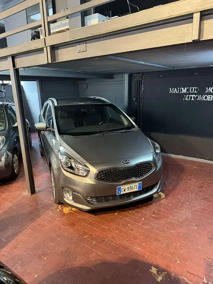 Usata Kia Carens Attract 135 CV (99 kW) 2014 Bronzo Monovolume