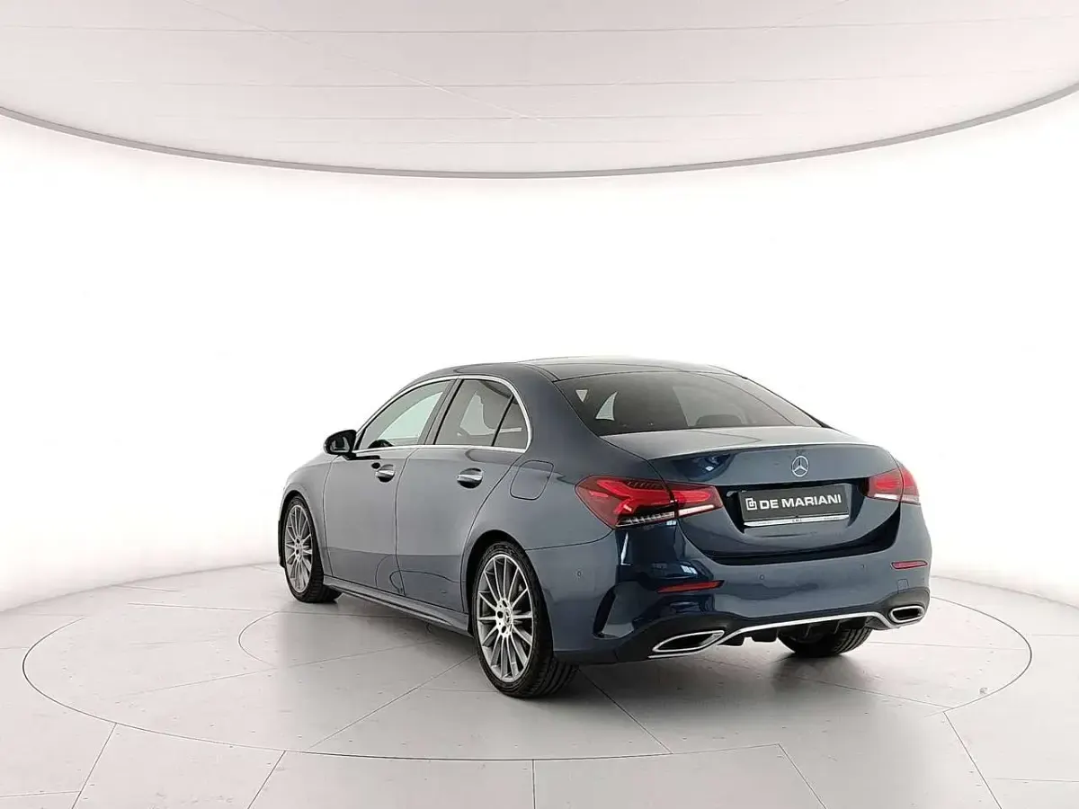 Usata Mercedes A200 Premium 150 CV (110 kW) 2022 Blu denim Berlina