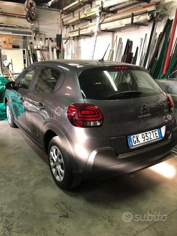 Grigio Usata 2022 Citroën C3 Feel Due volumi | 13.000 € (Buon prezzo) - Immagine 1/4