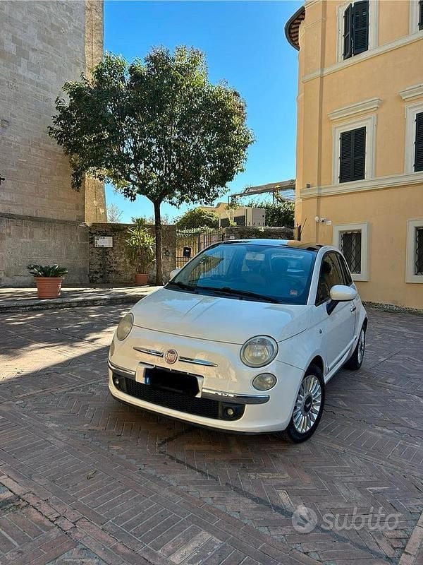 Bianco Usata 2009 Fiat 500 Lounge Tre volumi | 4300 € (Ottimo prezzo) - Immagine 1/4