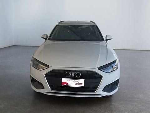 Begagnad Audi A4 Business 136 HK (100 kW) 2023 Vit Kombi
