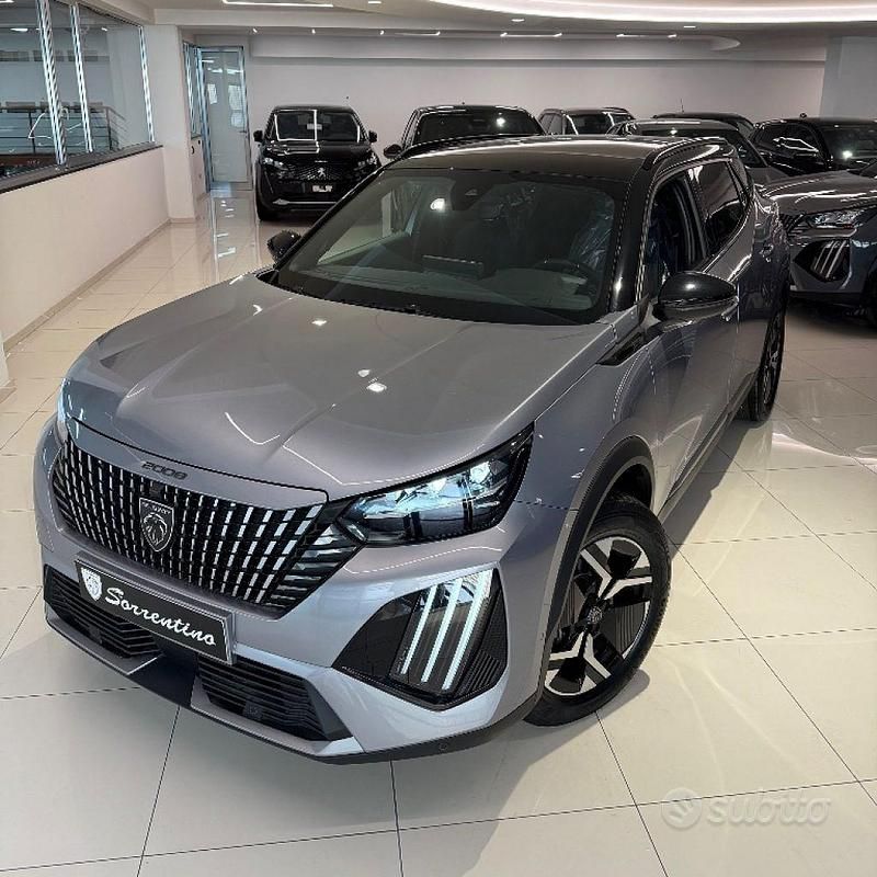 Nouvelle Peugeot 2008 GT 136 ch (100 kW) 2025 Vari colori SUV