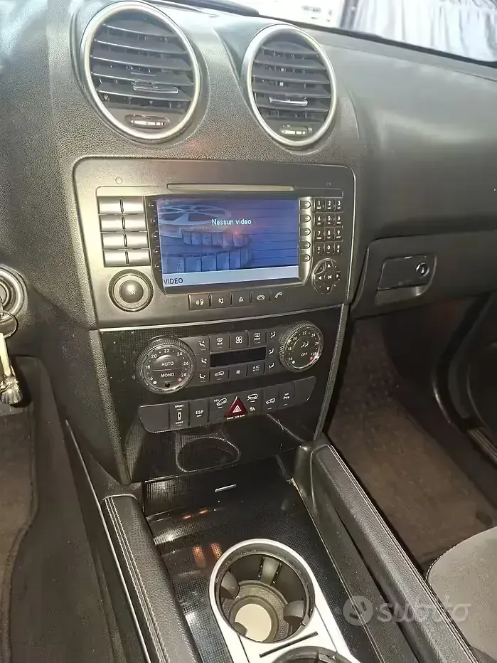 Usata Mercedes ML320 224 CV (164 kW) 2008 Grigio SUV
