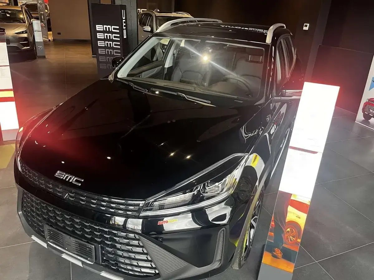 Nuova EMC SEI 147 CV (108 kW) 2026 Nero SUV