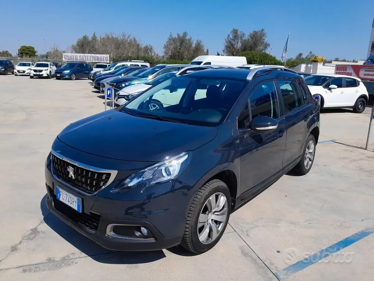 Usata Peugeot 2008 Active 75 CV (55 kW) 2017 Blu pastello SUV
