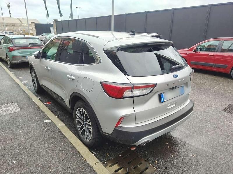 Usata Ford Kuga Titanium 152 CV (111 kW) 2021 Argento SUV