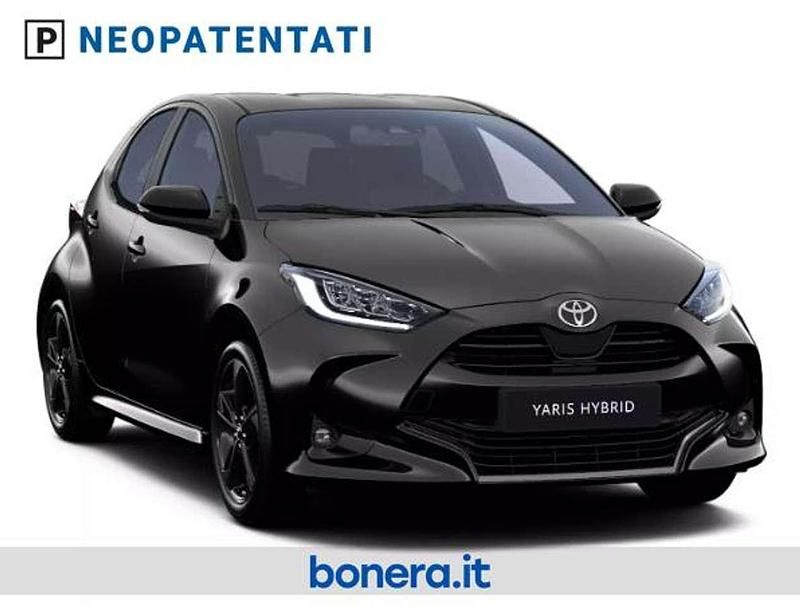 Nuova Toyota Yaris Hybrid Premium 131 CV (96 kW) 2026 Black metallic Berlina
