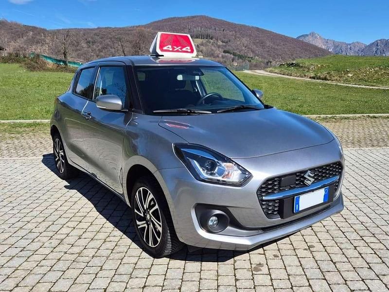 Usata Suzuki Swift 83 CV (61 kW) 2023 Argento new york Utilitaria