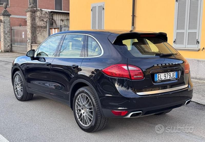 Usata Porsche Cayenne 2012 Nero SUV