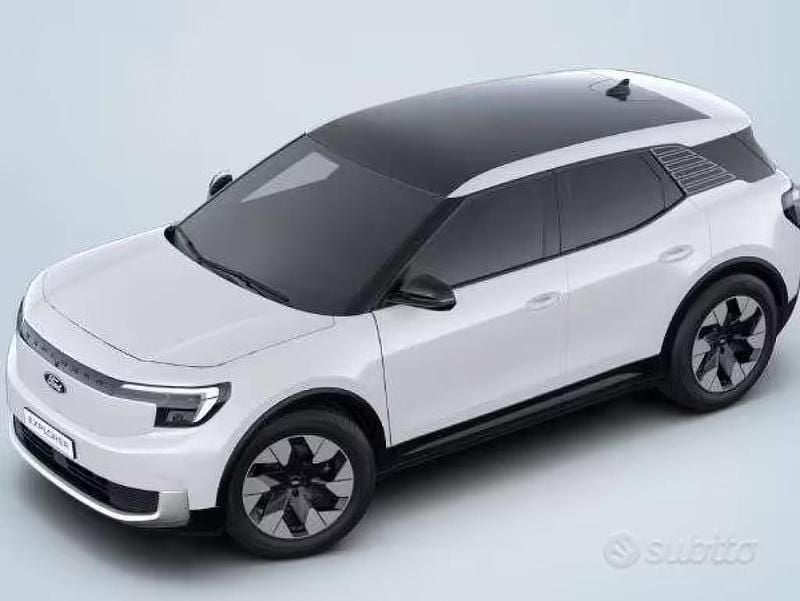Usata Ford Explorer Extended Range 250 kW (340 CV) 2024 Frozen white SUV