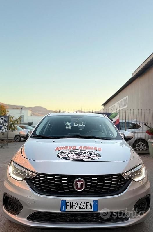 Grigio Usata 2019 Fiat Tipo Tre volumi | 7200 € (Super prezzo) - Immagine 1/4