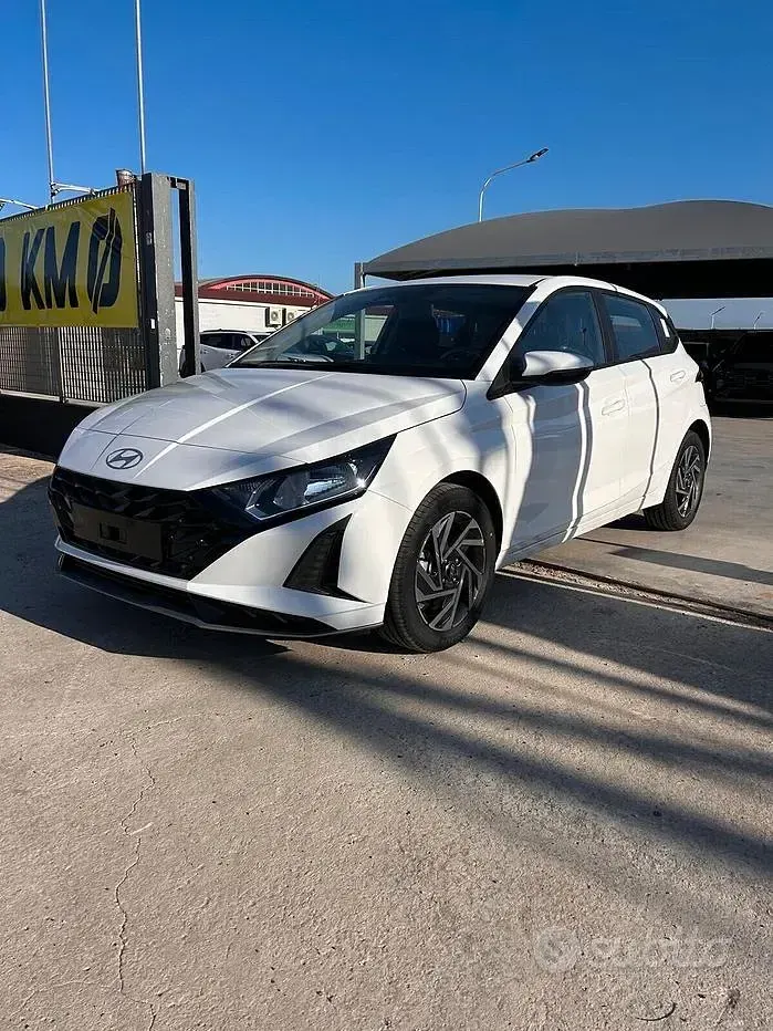 Nuova Hyundai i20 100 CV (73 kW) 2026 Bianco Utilitaria