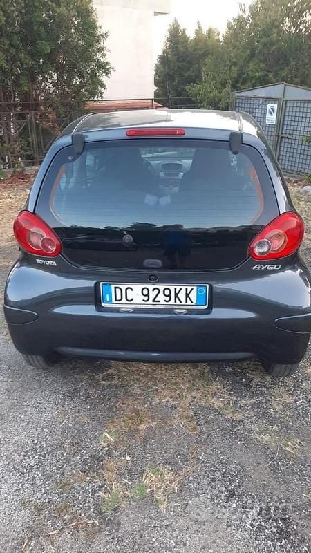 Usata Toyota Aygo 68 CV (50 kW) 2006 Nero Utilitaria