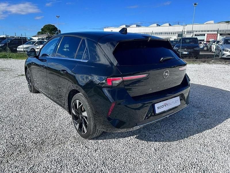Usata Opel Astra Ultimate 131 CV (96 kW) 2022 Nero Berlina