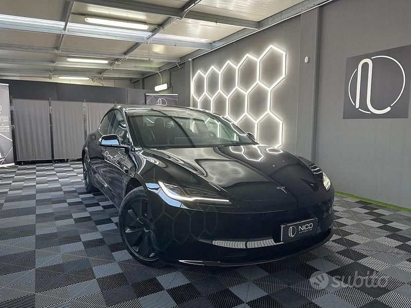 Nero Usata 2024 Tesla Model 3 RWD Tre volumi | 36.000 € (Molto cara) - Immagine 1/4