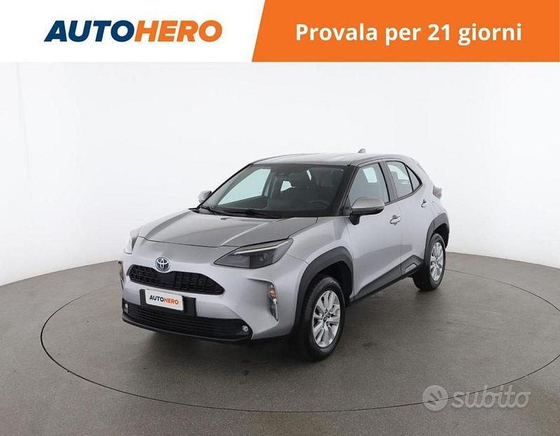 Grigio Usata 2022 Toyota Yaris Cross SUV | 19.499 € (Super prezzo) - Immagine 1/2