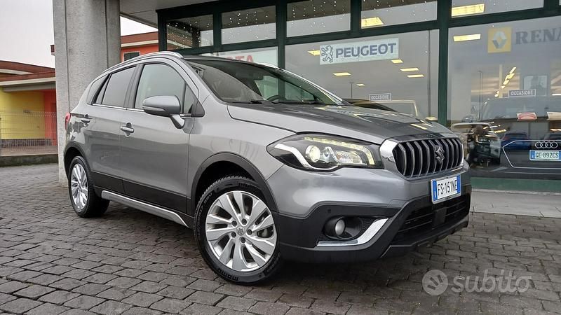 Grigio Usata 2019 Suzuki SX4 S-Cross SUV | 11.800 € (Buon prezzo) - Immagine 1/4