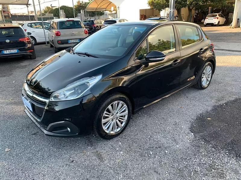 Usata Peugeot 208 Allure 82 CV (60 kW) 2016 Nero Utilitaria