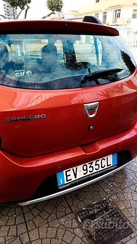 Usata Dacia Sandero Stepway 90 CV (66 kW) 2014 Rosso Berlina