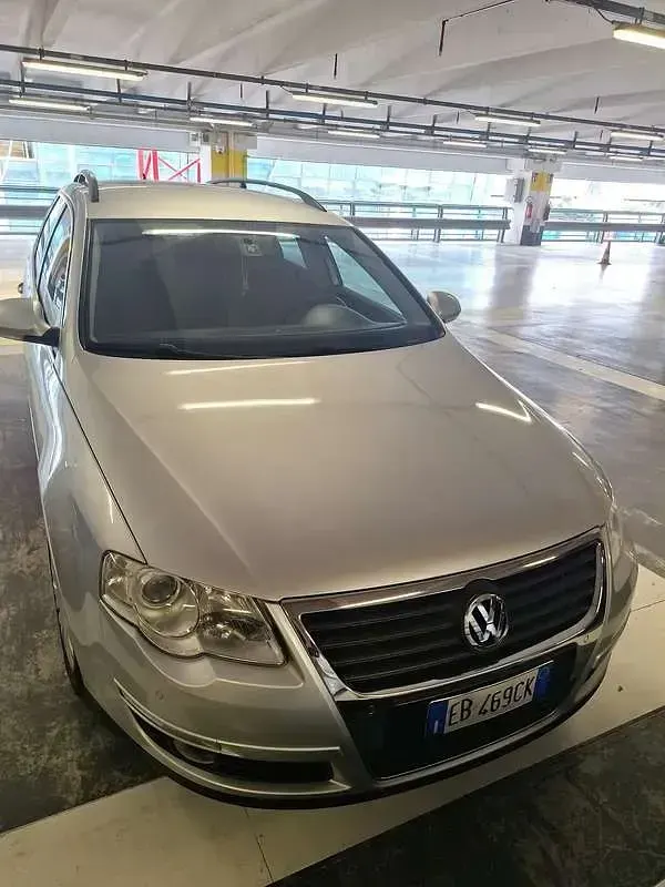 Usata VW Passat Highline 140 CV (102 kW) 2010 Station wagon