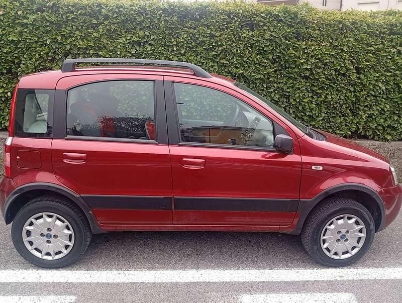 Usata Fiat Panda 4x4 60 CV (44 kW) 2005 Utilitaria