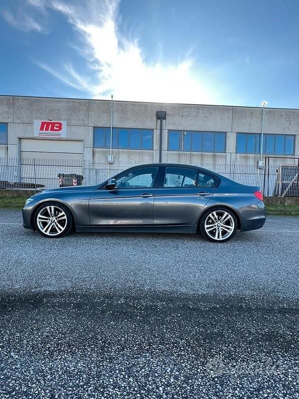 Usata BMW 316 116 CV (85 kW) 2013 Grigio Berlina