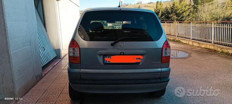 Usata Opel Zafira 101 CV (74 kW) 2004 Grigio Monovolume