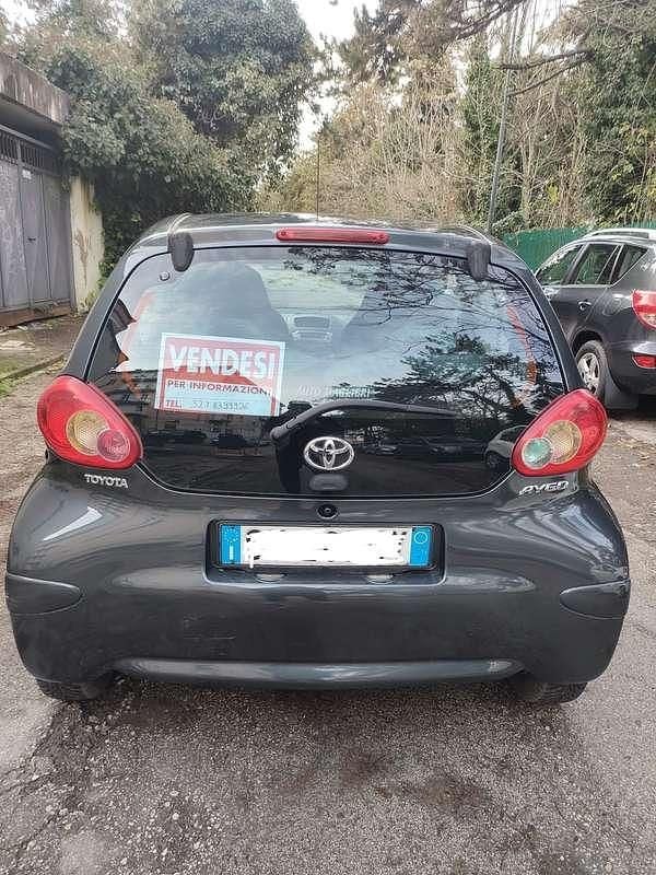 Usata Toyota Aygo 68 CV (50 kW) 2005 Nero Utilitaria