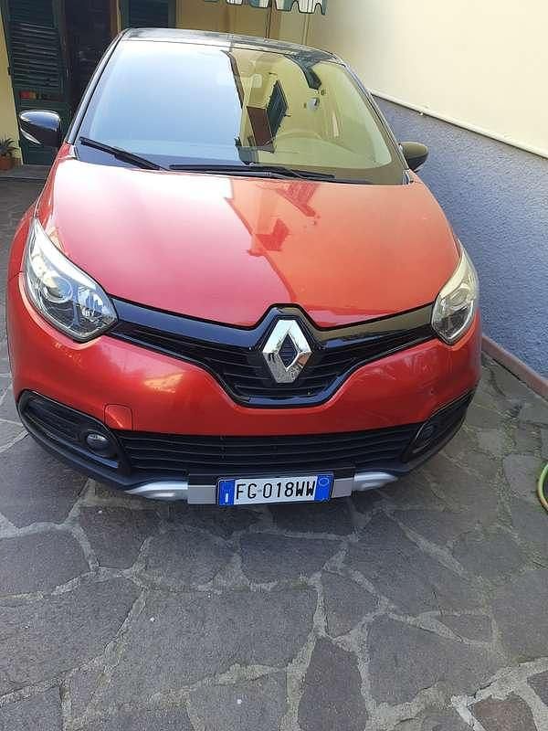 Usata Renault Captur 110 CV (80 kW) 2017 Rosso SUV