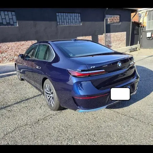 Usata BMW i7 396 kW (539 CV) 2023 Blu Berlina