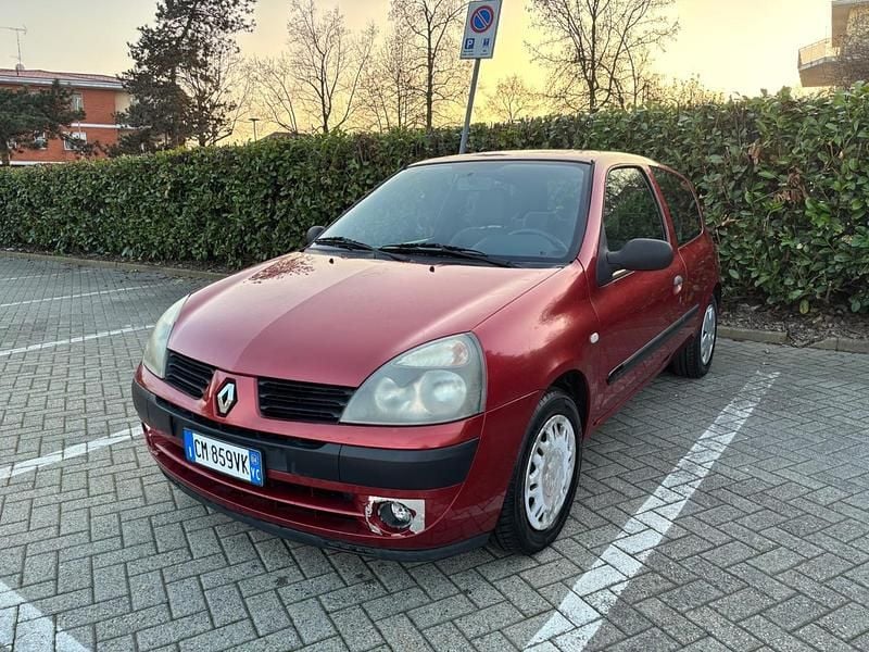 Usata Renault Clio II 74 CV (54 kW) 2004 Rosso Berlina